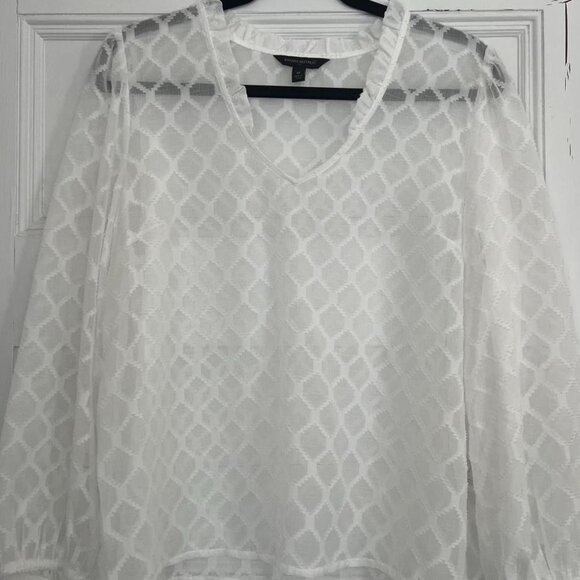 Banana Republic Sheer White Patterned Blouse size Medium - Picture 5 of 5